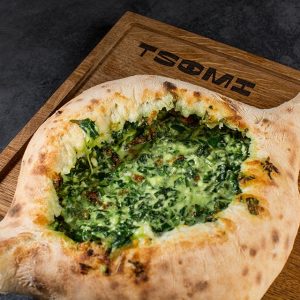 Аджарская лодочка со шпинатом и сыром M